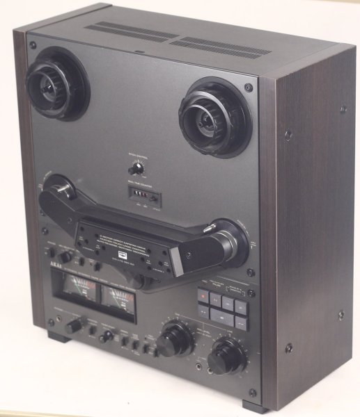 ���������� ���������� Akai GX635D, 220 �����!