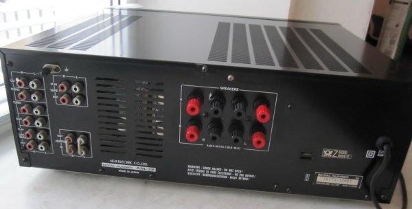 Akai AM-32