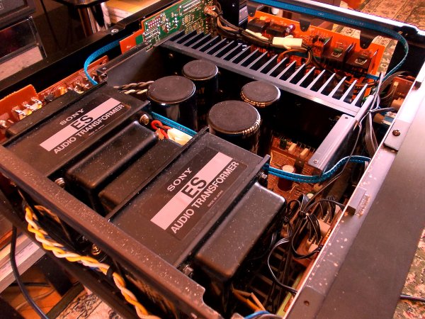 Мощный японский усилитель SONY TA-F555esX,чистый вес 26 кг. Made
