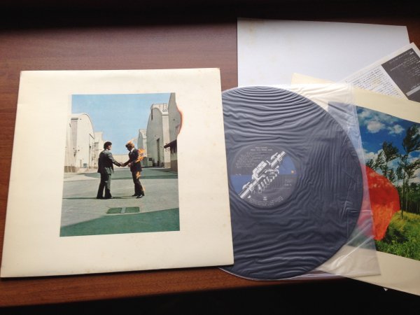 """" ""PINK FLOYD -WISH YOU WERE HERE CBS/SONY SOPO 100 Japan Press Vinyl LP 1975 Vinyl LP NMINT 1-  .   PINK FLOYD - DARK SIDE OF THE MOON- ODEON EOP-80778"" 1-  