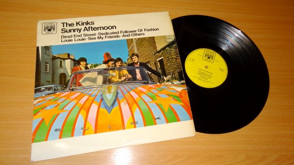 группа the kinks. The kinks poster. кинкс санни афтенун. Sunny afternoon. Kinks группа википедия.