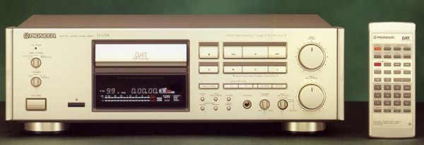DAT-���� Pioneer D-07A