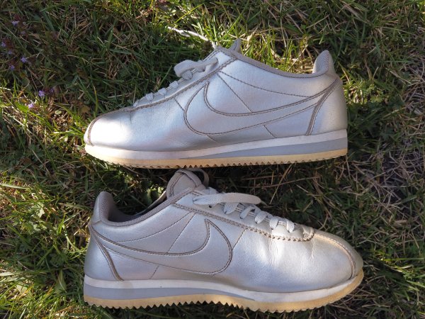 Nike cortez metallic silver sale