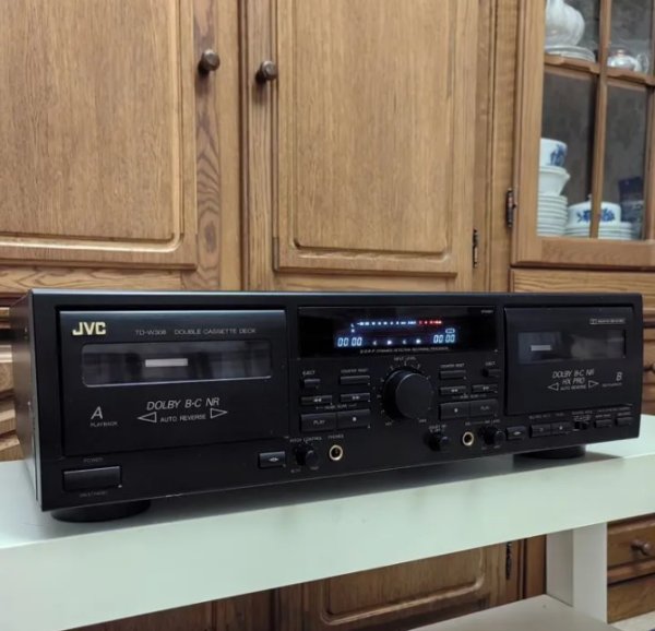   JVC