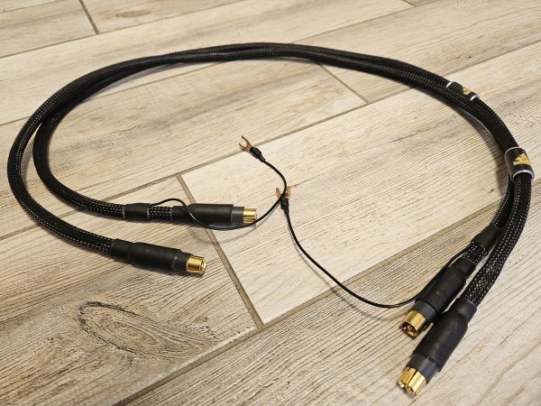 Pyramid audio Virtual Reality phono