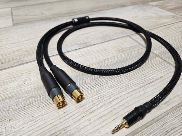 Pyramid audio jack  oe  o