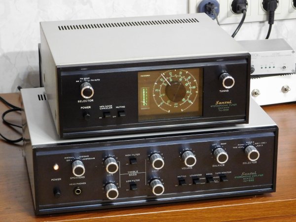  Sansui AU-555 (220 V) +  Sansui TU-555