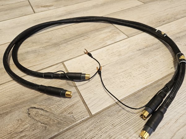 Pyramid audio Virtual Reality phono