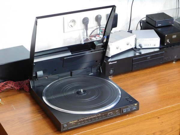   Technics SL-J22