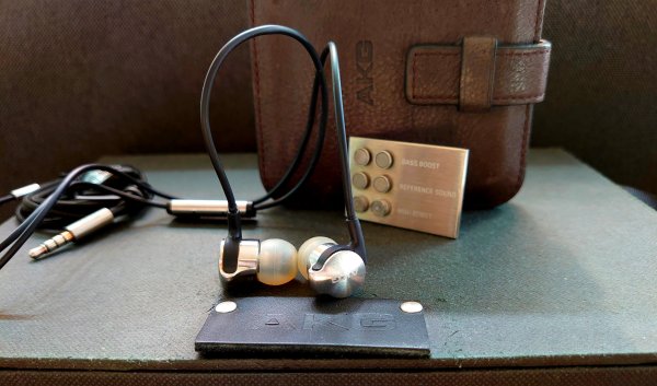  AKG K3003 hi-end 