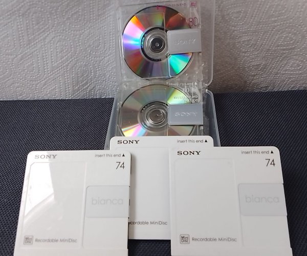 Минидиски фирмы «Sony» 80/74 мин в общем бок футляре 5 шт, Минидиски фирмы «Sony» 80/74 мин в общем бок футляре 5 шт,