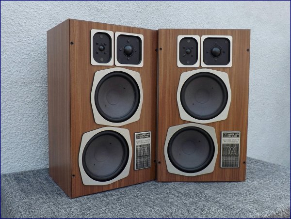 GRUNDIG Box 2500. 4-х полосная AC закрытого типа GRUNDIG Box 2500. 4-х полосная AC закрытого типа