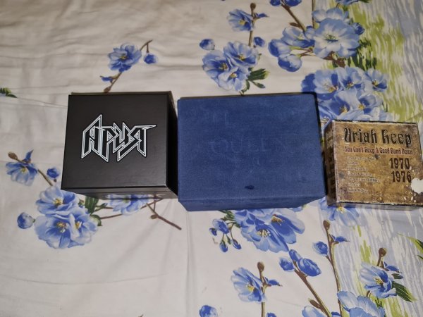 .QUEEN,URIAH HEEEP    BOX