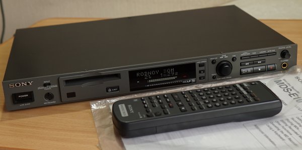  Sony MDS-E10