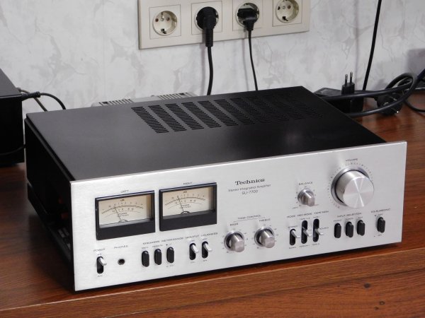 ��������� Technics SU-7700