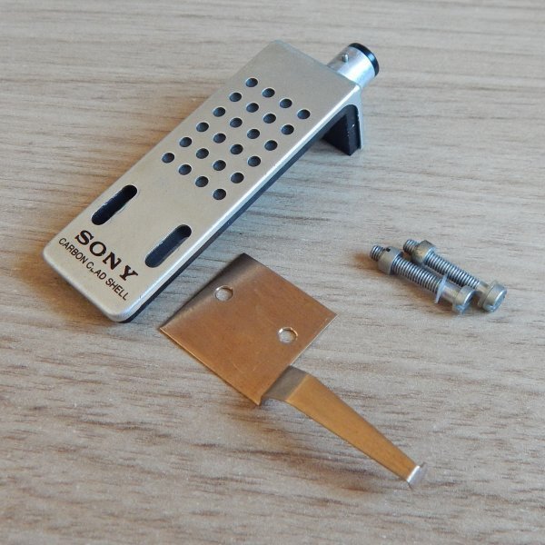 ���� Sony SH-160 Carbon Clad Shell, ������