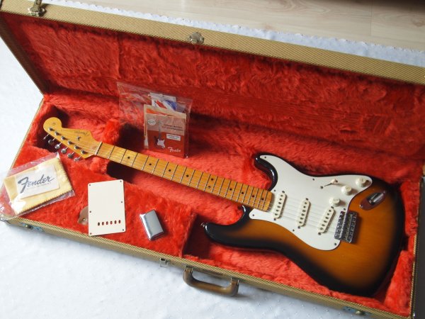 ��������� Fender Stratocaster 57 AVRI 1991 ����