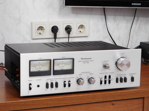 ��������� Technics SU-7700