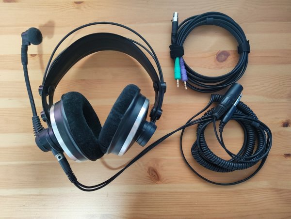 AKG HSD 271