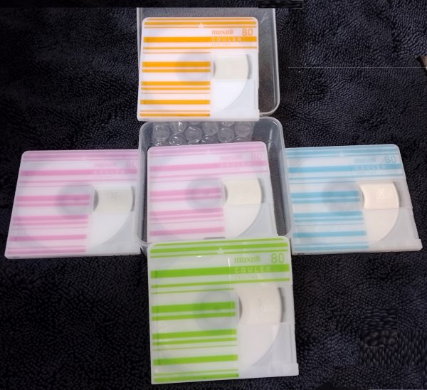 ��������� �Maxell Coul�r� 5�� /80 ��� � ����� ���� �������