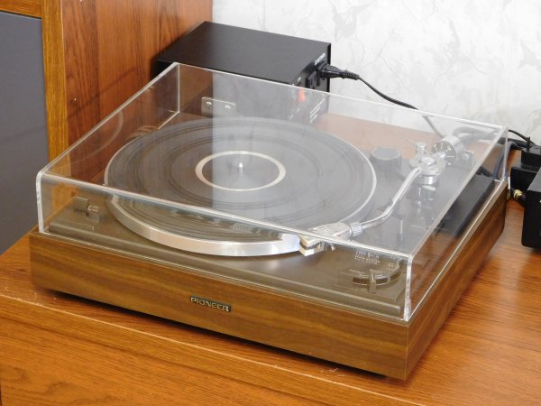 ��������� ������������� Pioneer PL-A200