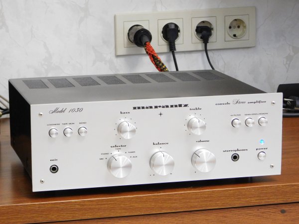 ��������� Marantz 1030 (220 V )