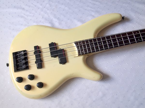 Продается японский бас Ibanez SR-800 LE Продается японский бас Ibanez SR-800 LE