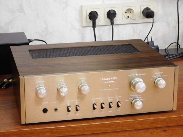 ��������� ONKYO Integra A-755