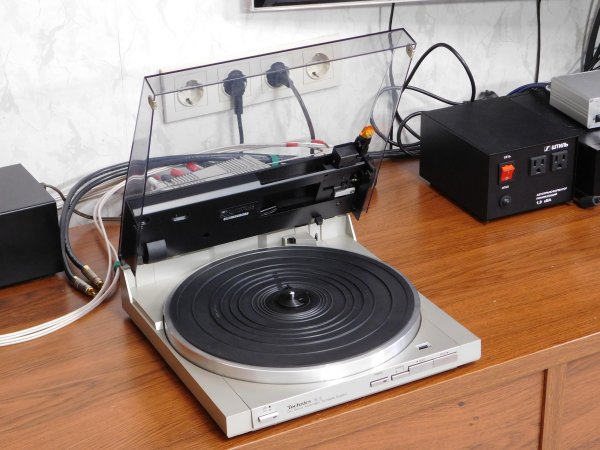 ��������� ������������� Technics SL-3